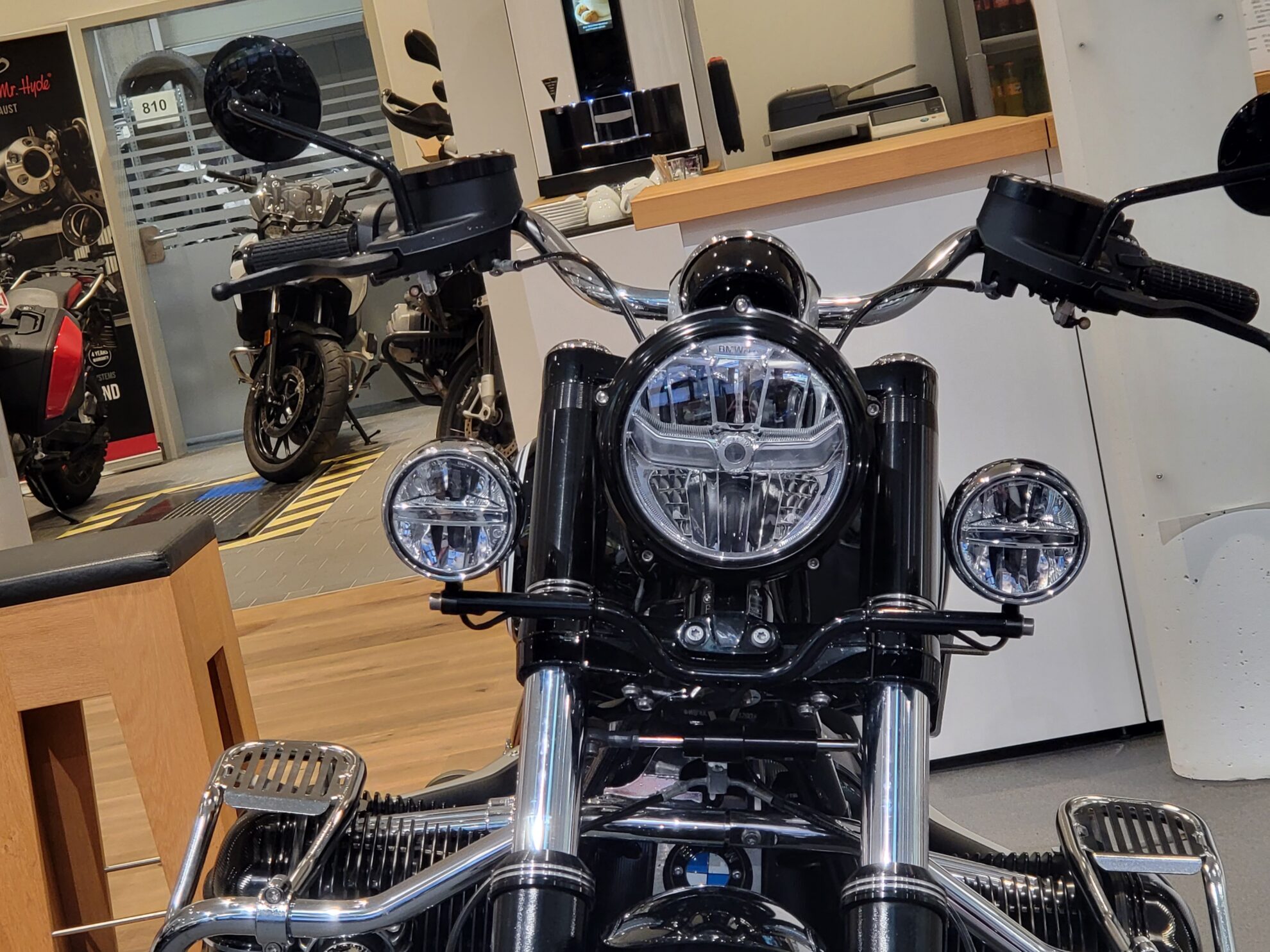 Retrofitting additional headlights original BMW – BMW R18 repair ...